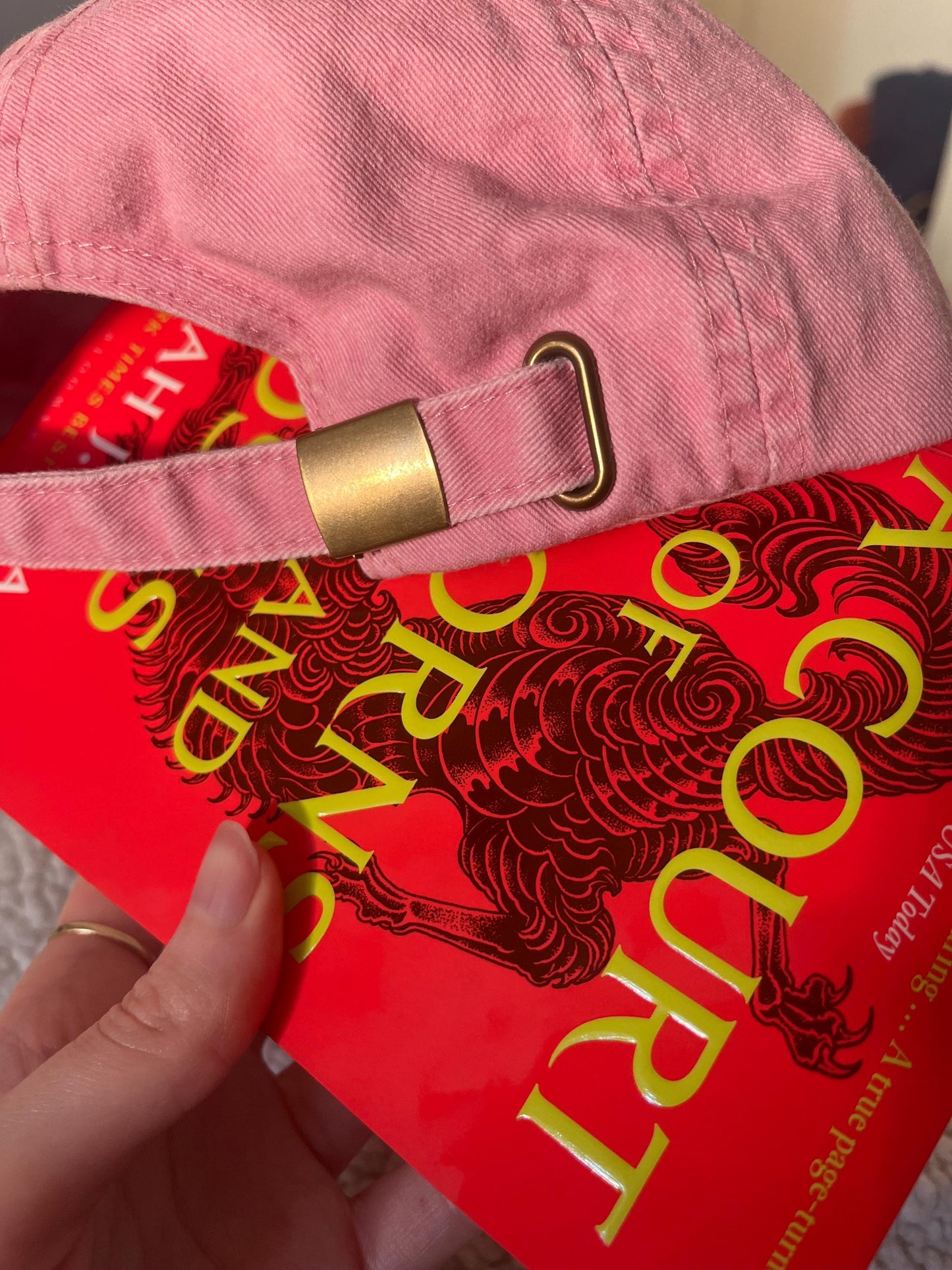 “Hot Girls Read Smut” hat, stylish accessory for readers and book lovers.